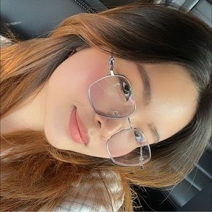 Meet your Posher, Châu